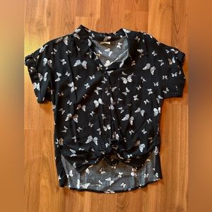 🦋 Butterfly button Down Shirt 🦋 Size Extra Small 🦋